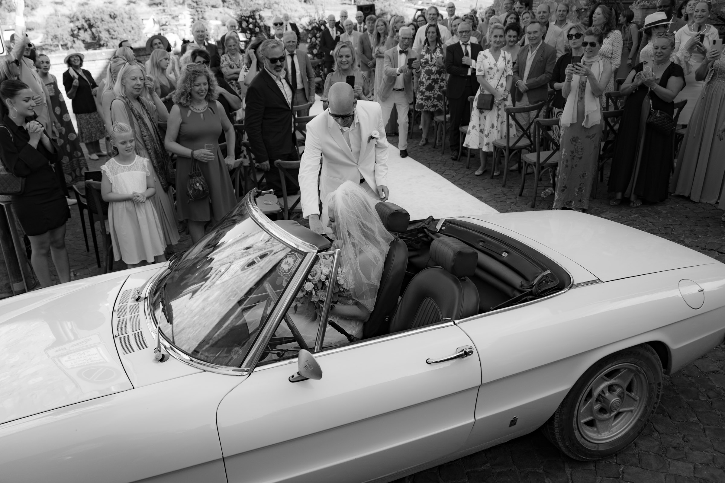 Hochzeitsgäste bei einer Hochzeit in Umbrien, Italien